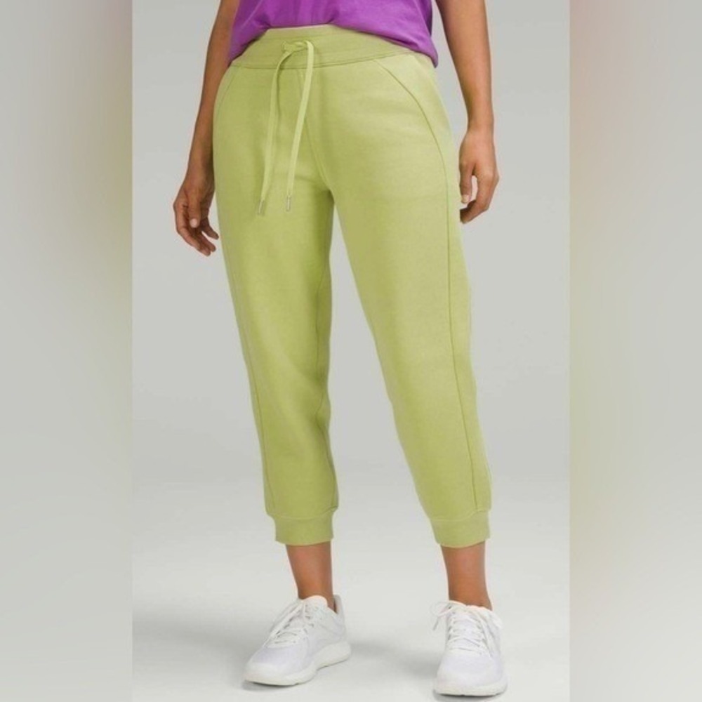 NWT Lululemon Scuba High-Rise Cropped Fleece Jogger Wasabi 4 Athletic Gym